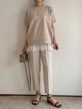 「Emma Taylor（エマテイラー）のドライタッチタックテーパードパンツ（その他パンツ、ベージュ系）」を使った、STYLEDOORさん（レディース・165cm）の夏コーディネート