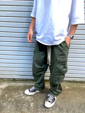 「チャックテイラー」｜「アイテム（腕時計）」を使った、junky さん（メンズ・165cm）の秋コーディネート