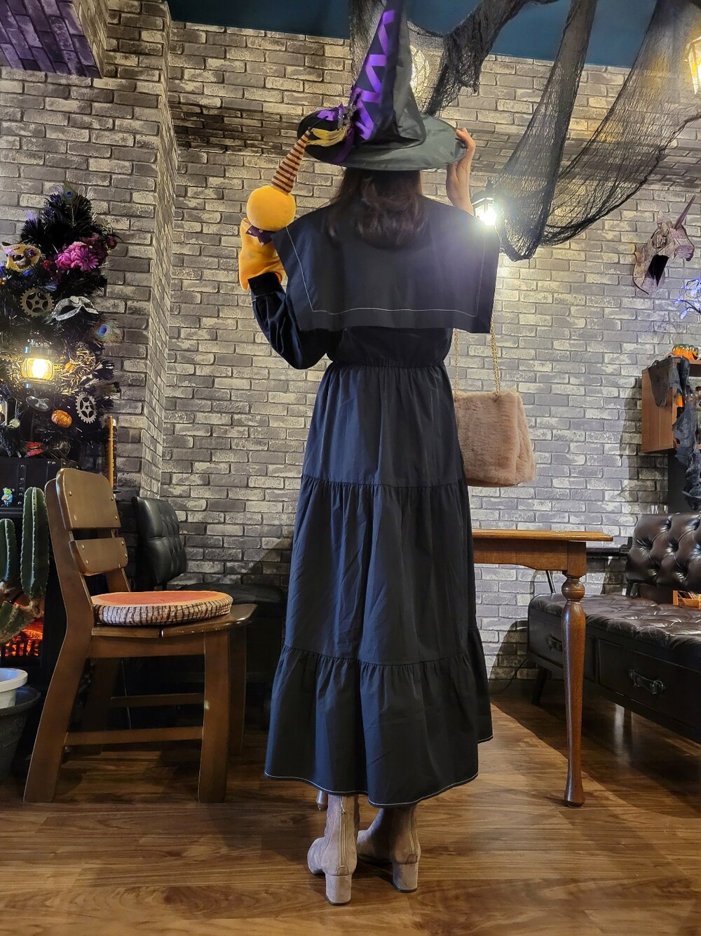 ZARAのワンピースを使った「セーラーカラー」のレディース人気