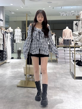 「アイテム（チューブトップ）」を使った、ちなさん（レディース・159cm）の秋コーディネート