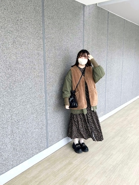 「巾着バッグ」｜「アイテム（ミリタリージャケット）」を使った、ま ろ んさん（レディース・157cm）の冬コーディネート