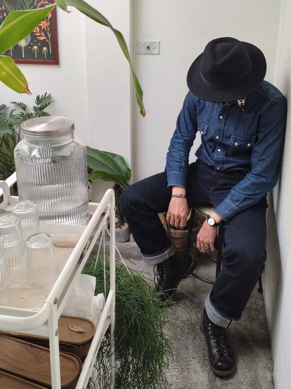 「小北灶咖、Tainan、台南、Western Shirts、赤芸、RED CLOUD OVERALL MFG & Co.、fedora」｜「Red Cloud MFG & Coのアイテム（デニムパンツ、ブルー系）」を使った、金旺さん（メンズ・179cm）の春コーディネートの1枚目の写真