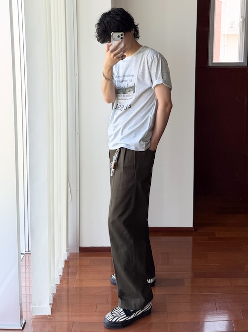 「Bleme（ブレム）の12.5oz ヘビーツイル ダブルタック クラシック チノパンツ（チノパンツ）」を使った、  風早ゆうたさん（メンズ・184cm）の春コーディネート