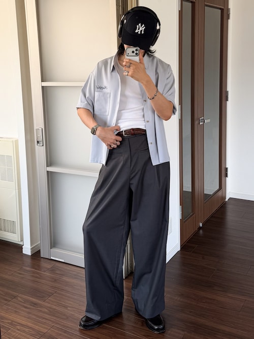 「Bleme（ブレム）の刺繍ロゴ ストライプ半袖シャツ（シャツ/ブラウス）」を使った、  風早ゆうたさん（メンズ・184cm）の春コーディネート