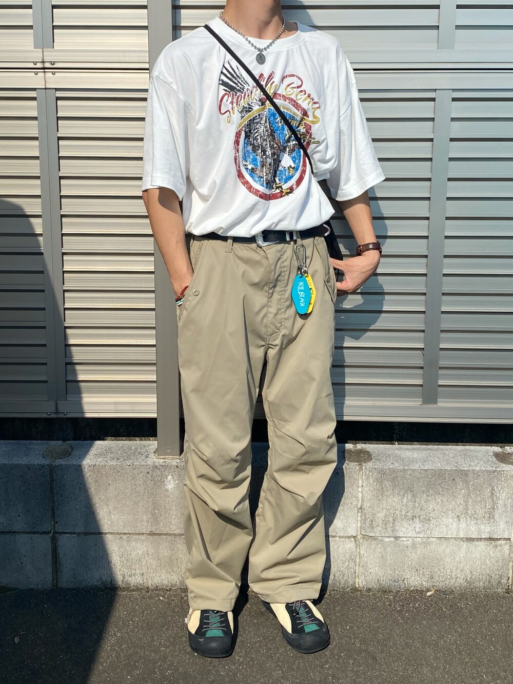 「usedのアイテム（Tシャツ/カットソー、ホワイト系）」を使った、＂𝒟𝒶𝒾𝓂𝓊＂さん（メンズ・172cm）の夏コーディネートの1枚目の写真