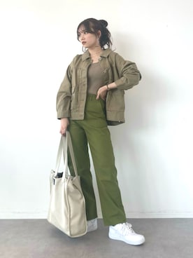「earth music&ecology（アースミュージックアンドエコロジー）のアイテム（ジャケット/アウター）」を使った、Harukaさん（レディース・158cm）の春コーディネート