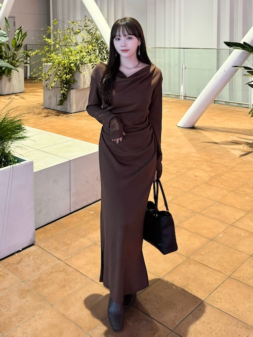 「Elishe(エリシェ)の長袖ドレープカットソーロングワンピース(ワンピース)」を使った、Harukaさん(レディース・158cm)の秋コーディネート