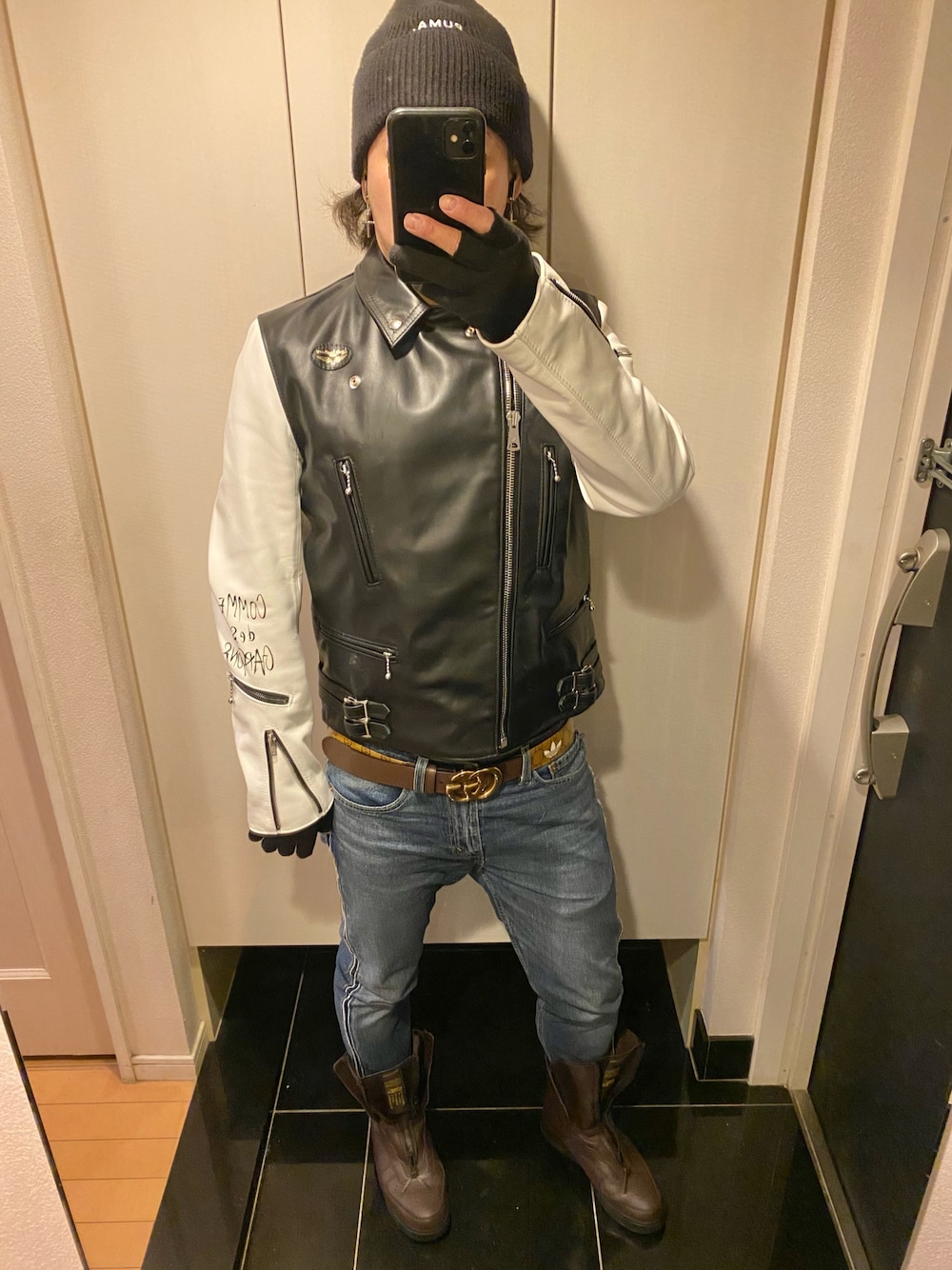 ニットキャップ/ビーニーを使った「ルイスレザー」の人気ファッション