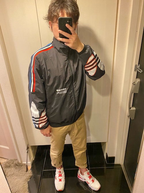 adidas トラックジャケットトリコロール配色❗️ adidas（アディダス）の「アディカラー トリコロール トラック