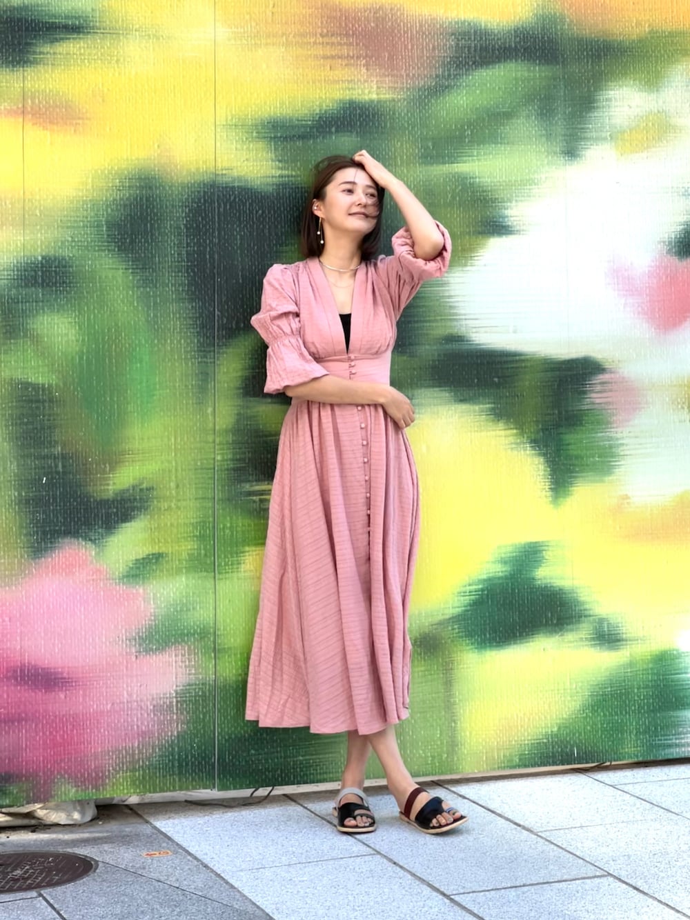 「オトナカジュアル、シンプルスタイル、オトナ女子、ワンピース、ピンク、春夏コーデ、ママコーデ、男の子ママ」｜「jasmineのアイテム（ワンピース、ピンク系）」を使った、美優さん（レディース・168cm）の春コーディネートの1枚目の写真