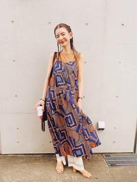 「CHARLES & KEITH（チャールズ & キース）のEasley イーズリー クロックエフェクトカットアウトヒールサンダル（サンダル、ブラウン系）」を使った、スザンヌさん（レディース・165cm）の夏コーディネート