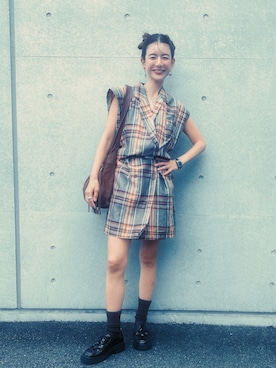 「アイテム（ベルト）」を使った、スザンヌさん（レディース・165cm）の秋コーディネート