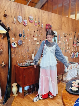 「アイテム（キャミソール）」を使った、スザンヌさん（レディース・165cm）の春コーディネート