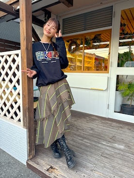 「アイテム（スウェット）」を使った、スザンヌさん（レディース・165cm）の秋コーディネート