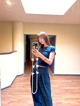 「アイテム（スマホグッズ）」を使った、スザンヌさん（レディース・165cm）の秋コーディネート