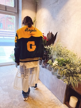 「アイテム（スニーカー）」を使った、スザンヌさん（レディース・165cm・30代）の冬コーディネート