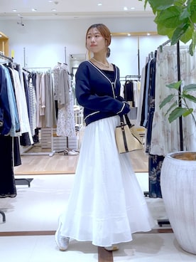 「Andemiu（アンデミュウ）の雑材メタルヒネリバッグ639656（トートバッグ、ブラック系）」を使った、小西皐さん（レディース・160cm）の春コーディネート