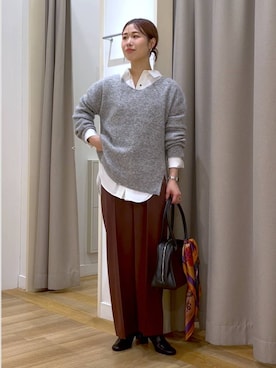 「撥水」｜「アイテム（スラックス）」を使った、小西皐さん（レディース・162cm）の秋コーディネート