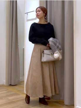 「アイテム（スカート、ベージュ系）」を使った、小西皐さん（レディース・162cm）の冬コーディネート