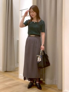 「アイテム（チャーム）」を使った、小西皐さん（レディース・162cm）の秋コーディネート