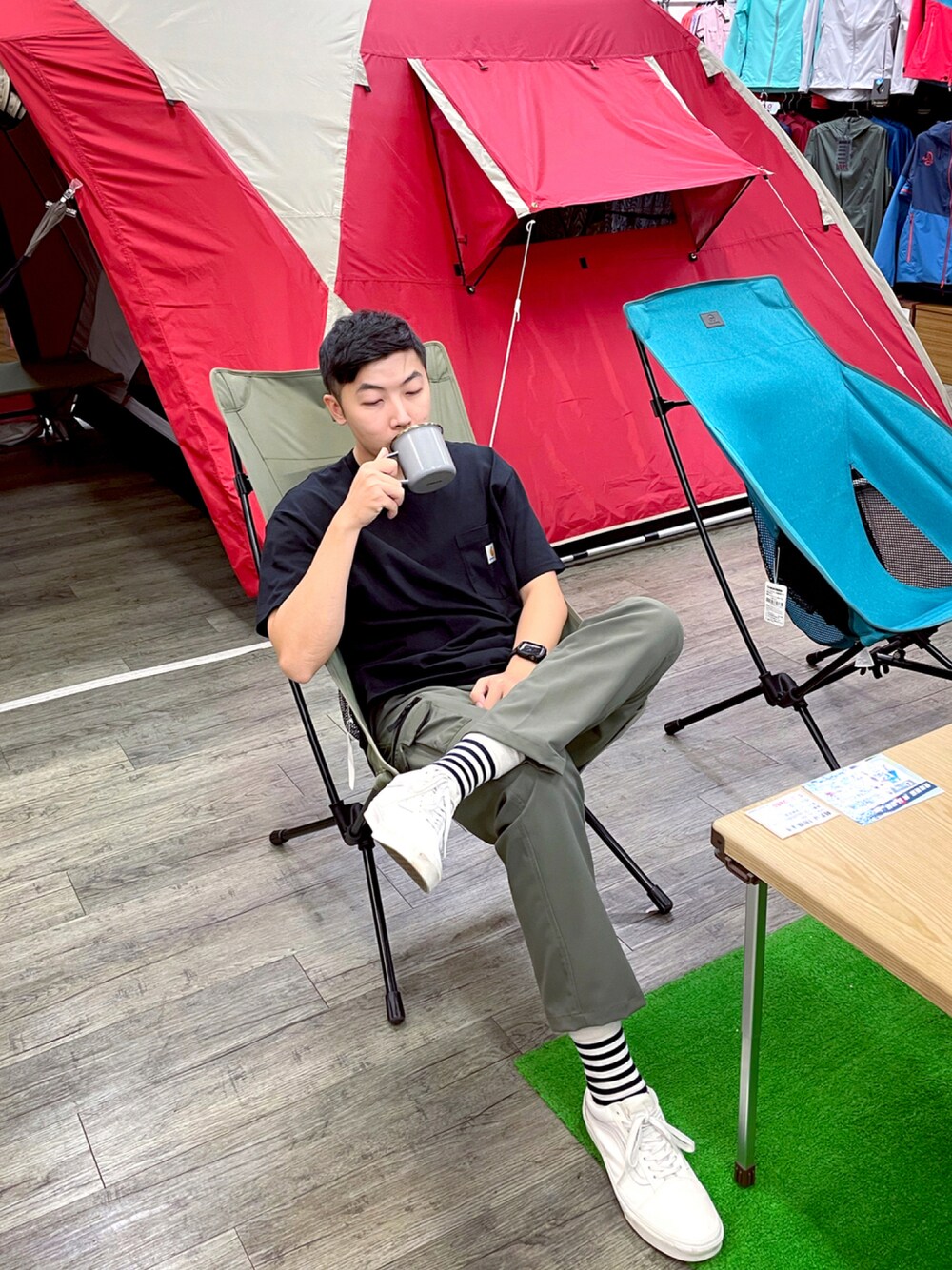 「Carharttのカーハート ビッグシルエット Tシャツ ポケット WORKWEAR CARHARTT（Tシャツ/カットソー、ホワイト系）」を使った、DEANさん（メンズ・180cm）の秋コーディネートの1枚目の写真
