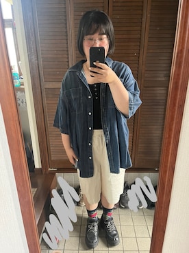 「LOWRYS FARM（ローリーズファーム）のアソートデニムＢＩＧシャツＳＳ 638496（シャツ/ブラウス、ブルー系）」を使った、MAGOさん（レディース・156cm）の夏コーディネート
