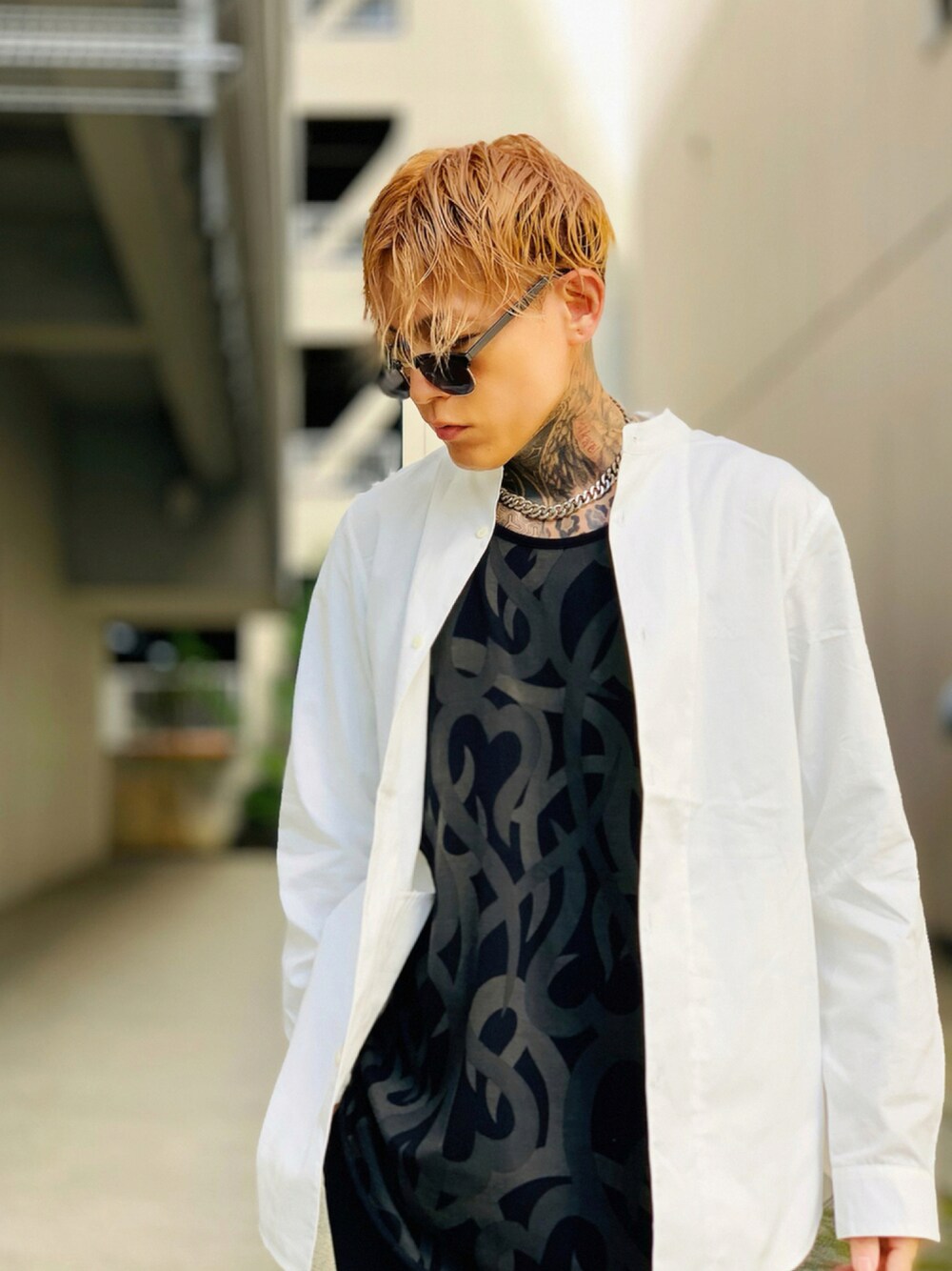 「ネックレス、シャツ、モノトーン、タンクトップ、ビックシルエット、シャツスタイル、トライバル、NUMBER (N)INE、シルバーアクセサリー、SBG」｜「NUMBER (N)INEのLOOSE TANK TOP（タンクトップ、その他）」を使った、TETUさん（メンズ・174cm）の秋コーディネートの1枚目の写真