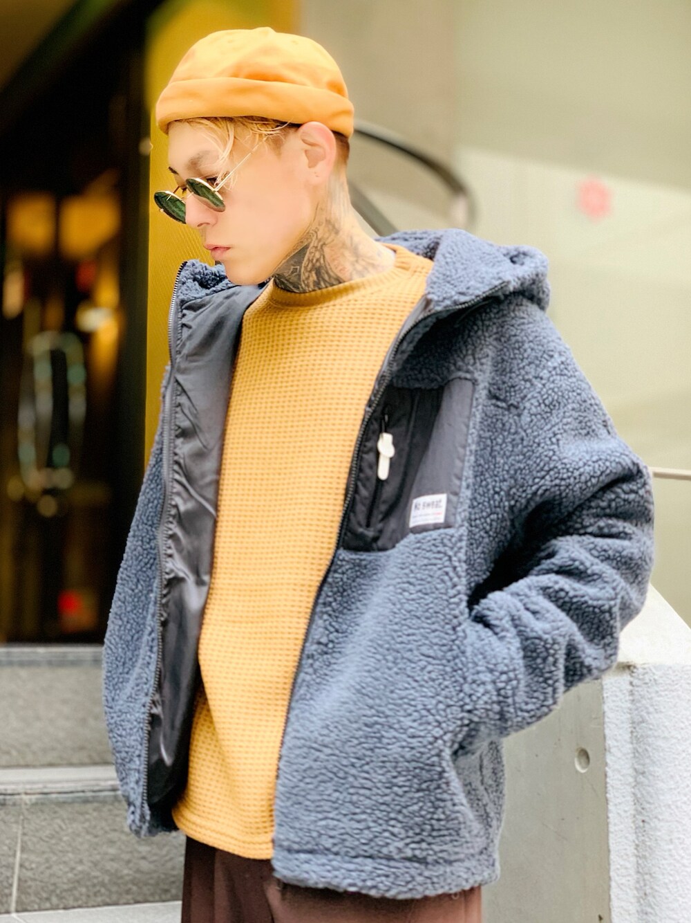 「ボアジャケット、ワッフル、ボア、オトナカジュアル、シンプルコーデ、ロールキャップ、キャメル、ストリート、ADMIX、NUMBER (N)INE」｜「ADMIX/ATELIER SAB MENの【no sweat×ADMIX/ATELIER SAB MEN コラボ】ユニセックス もこもこ シェルパ ボア フリース ／ ジップアップ パーカー（ブルゾン、グレー系）」を使った、TETUさん（メンズ・174cm）の冬コーディネートの1枚目の写真
