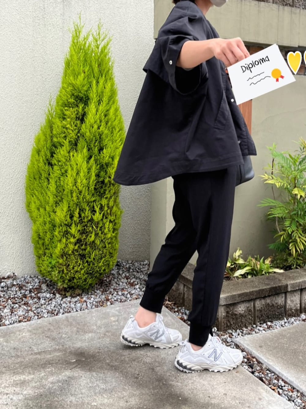 「夏コーデ、大人カジュアル、シンプル、カジュアル、おしゃれさんと繋がりたい、ゆるコーデ、シンフルコーデ、ママコーデ、ootd、ブラック、outfit、machatt、パンツスタイル、梅雨コーデ、ママファッション」｜「machattのアイテム（ジャケット/アウター、ブラック系）」を使った、ATTSUさん（レディース・163cm）の春コーディネートの1枚目の写真