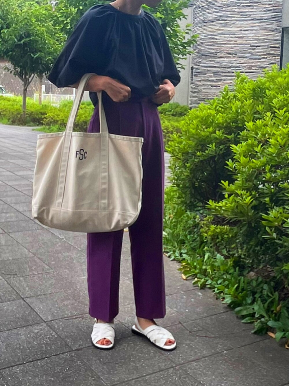 「大人カジュアル、着回しコーデ、サンダルコーデ、今日のコーデ、シンプルスタイル、シンプル、夏服コーデ、ootd、パンツコーデ、大人女子、カラーコーデ、ママコーデ、プラステ、ママファッション、黒トップス」｜「PLSTのアイテム（トップス、ブラック系）」を使った、ATTSUさん（レディース・163cm）の夏コーディネートの1枚目の写真