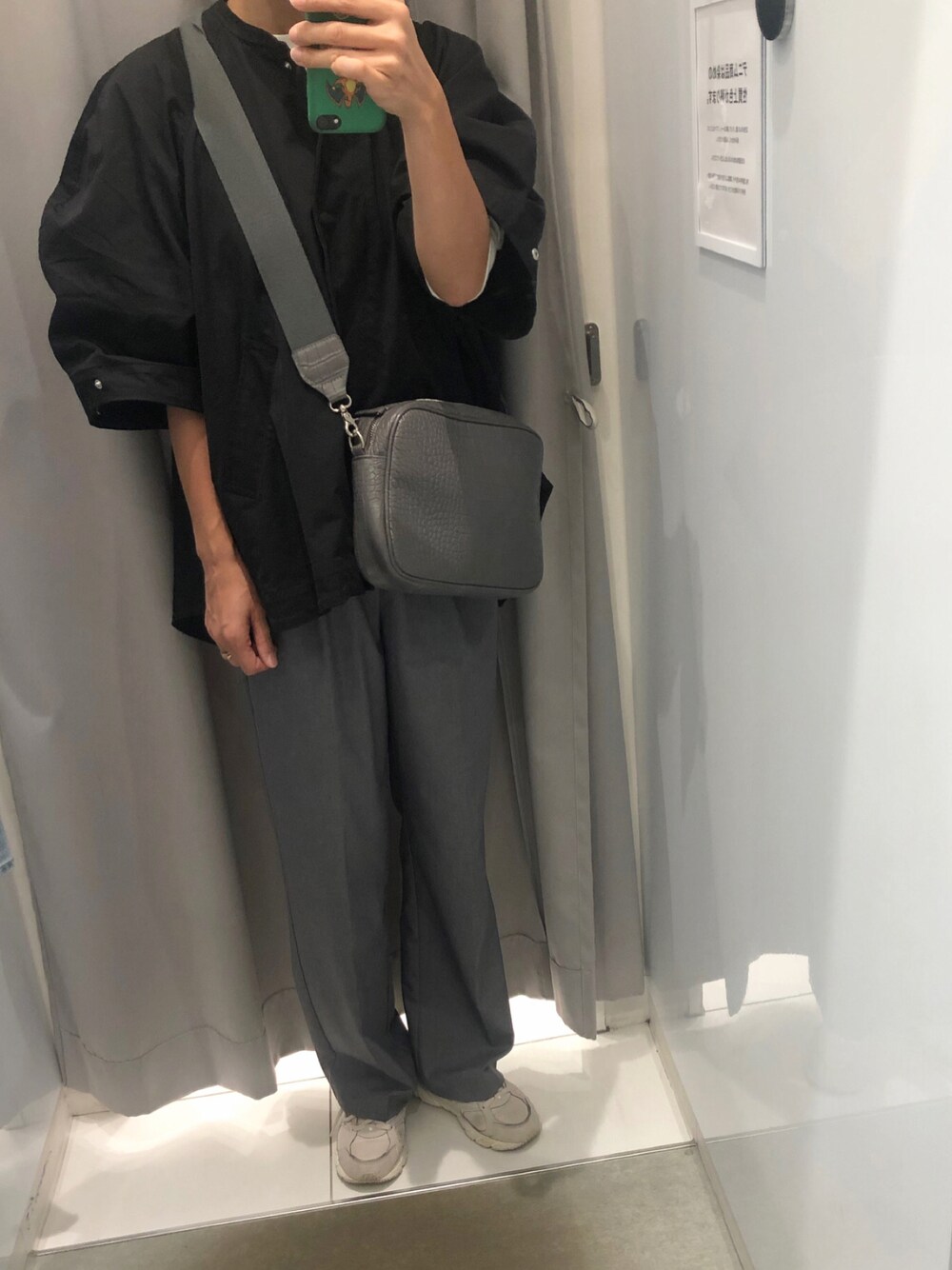「大人カジュアル、カジュアルコーデ、シンプルコーデ、秋のコーデ、着回しコーデ、大人コーデ、お洒落さんとつながりたい、ママコーデ、秋カラー、秋、ボリュームスリーブ、ブルゾン、machatt、マチャット、モノトーン」｜「machattのアイテム（ジャケット/アウター、ブラック系）」を使った、ATTSUさん（レディース・163cm）の秋コーディネートの1枚目の写真