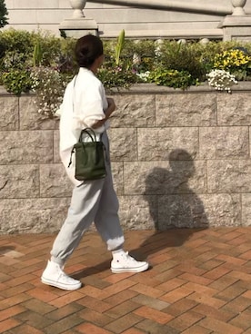 「アイテム（スウェットパンツ）」を使った、ATTSUさん（レディース・163cm）の秋コーディネート