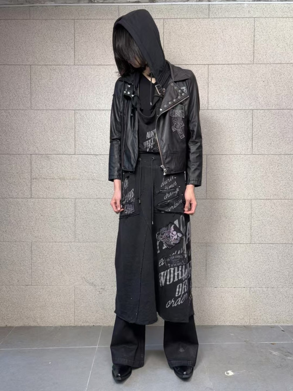 「GHOST OF HARLEMのアイテム（ライダースジャケット、ブラック系）」を使った、softhartさん（メンズ・186cm）の秋コーディネートの1枚目の写真