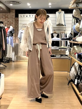 「LOWRYS FARM（ローリーズファーム）のマルチボーダータンク 638379（タンクトップ、ホワイト系）」を使った、mumiさん（レディース）の春コーディネート