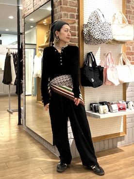 「アイテム（ストール/ショール）」を使った、mumiさん（レディース・157cm）の秋コーディネート