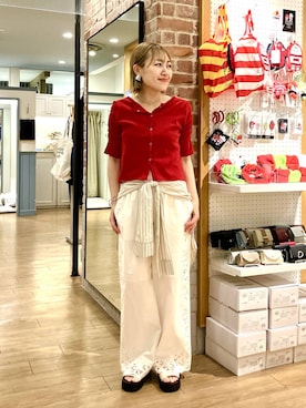 「LOWRYS FARM（ローリーズファーム）のスタイルＵＰクロスカップキャミ　100757（Tシャツ/カットソー、ホワイト系）」を使った、mumiさん（レディース）の春コーディネート