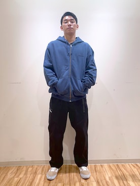 「XLARGE（エクストララージ）のPIGMENT DYED EMBOSS LOGO ZIP HOODED SWEAT（パーカー、ブルー系）」を使った、そういちろーさん（メンズ・175cm）の秋コーディネート