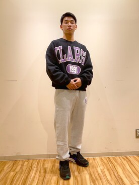 「XLARGE（エクストララージ）のXLARGE x Champion COLLEGE RAGLAN CREWNECK SWEAT（スウェット、ブラック系）」を使った、そういちろーさん（メンズ・175cm）の秋コーディネート