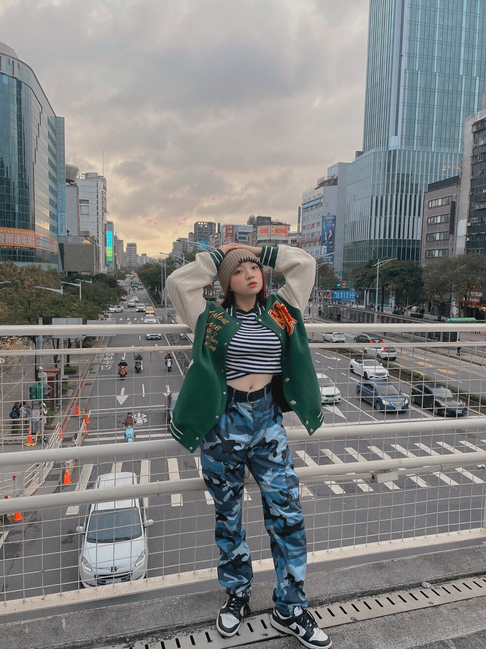 「NIKEのアイテム（スニーカー、ブラック系）」を使った、れな♡RENA🐰さん（レディース・158cm）の冬コーディネートの1枚目の写真