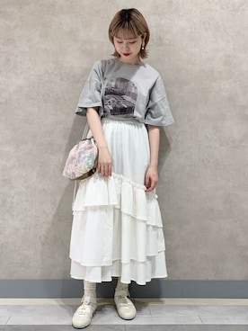 「merry jenny（メリージェニー）の箔グログランベルトシューズ（パンプス）」を使った、sumomoさん（レディース・156cm）の夏コーディネート