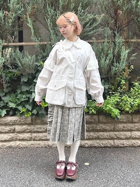 「merry jenny（メリージェニー）のフリルプリーツミディスカート（スカート、グレー系）」を使った、sumomoさん（レディース・156cm）の夏コーディネート
