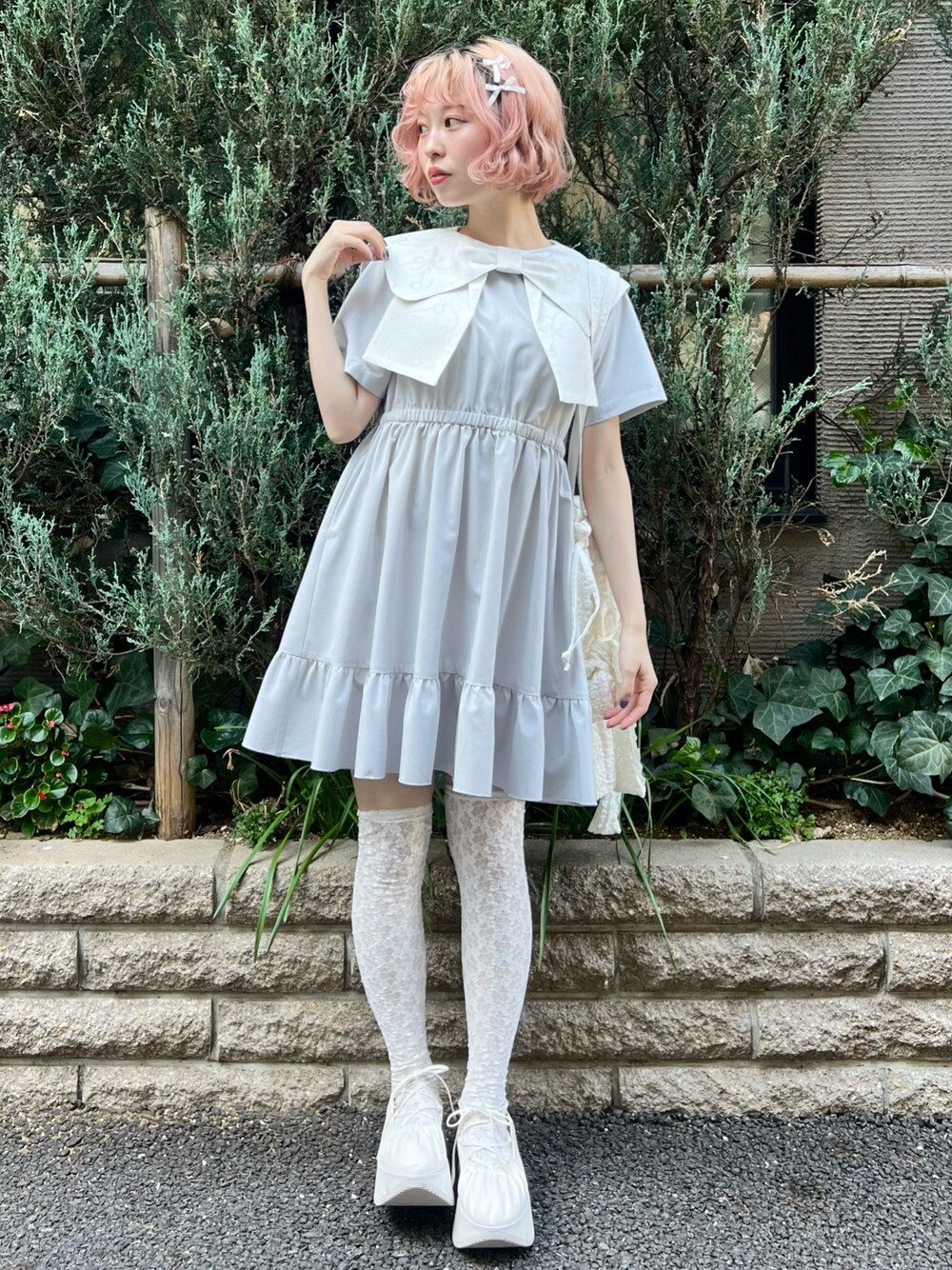BIG ribbon frillミニワンピースを使ったショップスタッフの人気