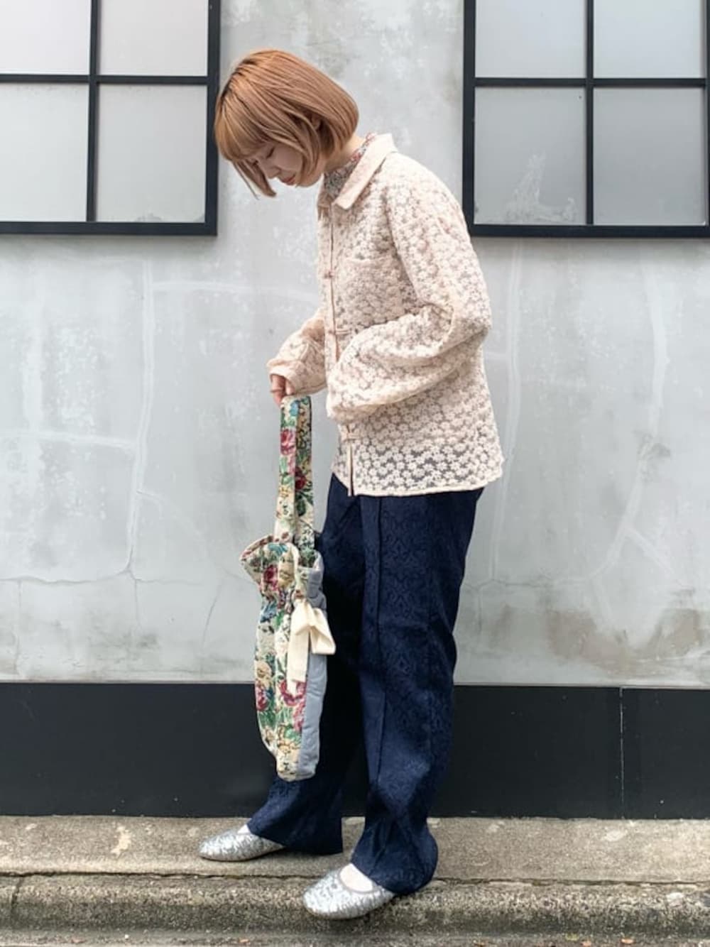 「merryjenny」｜「merry jennyのblossam エアリーカンフーシャツ（シャツ/ブラウス、ピンク系）」を使った、sumomoさん（レディース・156cm）の秋コーディネートの1枚目の写真