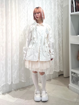 「merry jenny（メリージェニー）のbon bon ribbon shirt（シャツ/ブラウス、ホワイト系）」を使った、sumomoさん（レディース・156cm）の夏コーディネート
