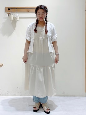 「オフホワイト」｜「アイテム（サンダル）」を使った、のざ🌳さん（レディース・164cm）の夏コーディネート