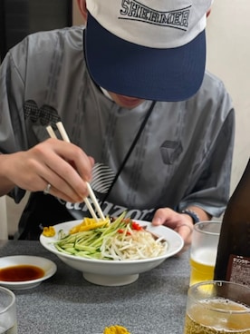 「アイテム（シャツ/ブラウス、シルバー系）」を使った、リョさん（メンズ・171cm）の秋コーディネート