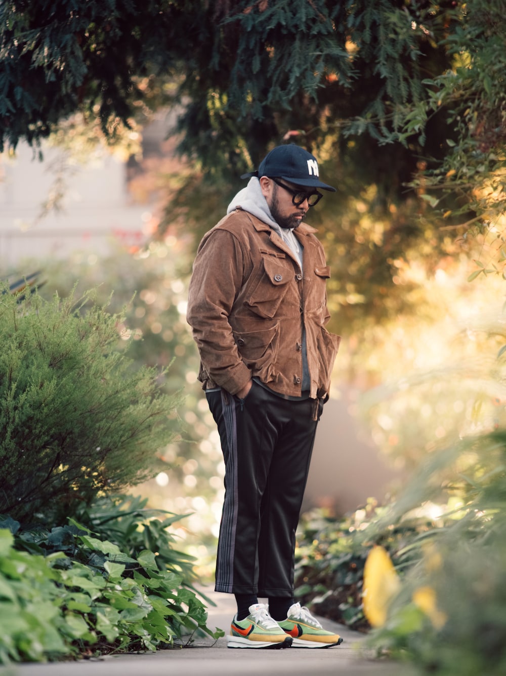 「sacai、trousers、outerwear、south2west8、south2 west８、sacai×nike、NEEDLES、loopwheeler、ebbets field」｜「EBBETS FIELDのアイテム（キャップ、ブルー系）」を使った、markjchuaさん（メンズ・165cm）の秋コーディネートの1枚目の写真