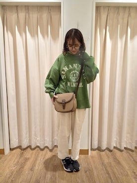 「Samansa Mos2 blue」｜「アイテム（スウェット）」を使った、あまのさん（レディース・158cm）の秋コーディネート