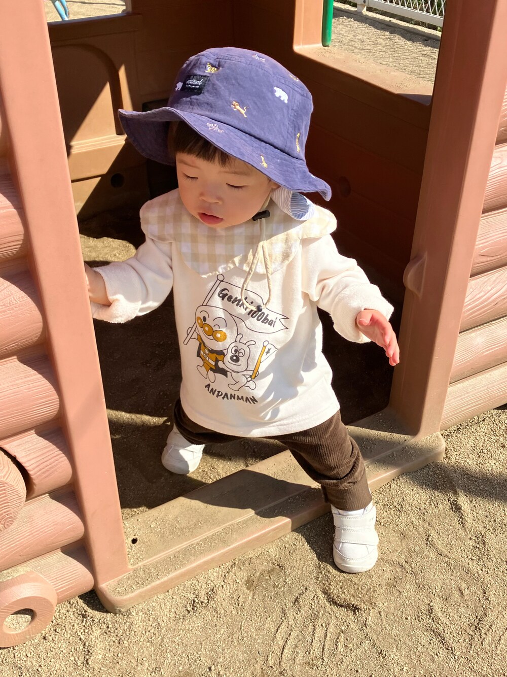 「バンダイ」｜「BANDAIの90サイズ（Tシャツ/カットソー、ホワイト系）」を使った、shii__san43さん（キッズ・80cm）の秋コーディネートの1枚目の写真