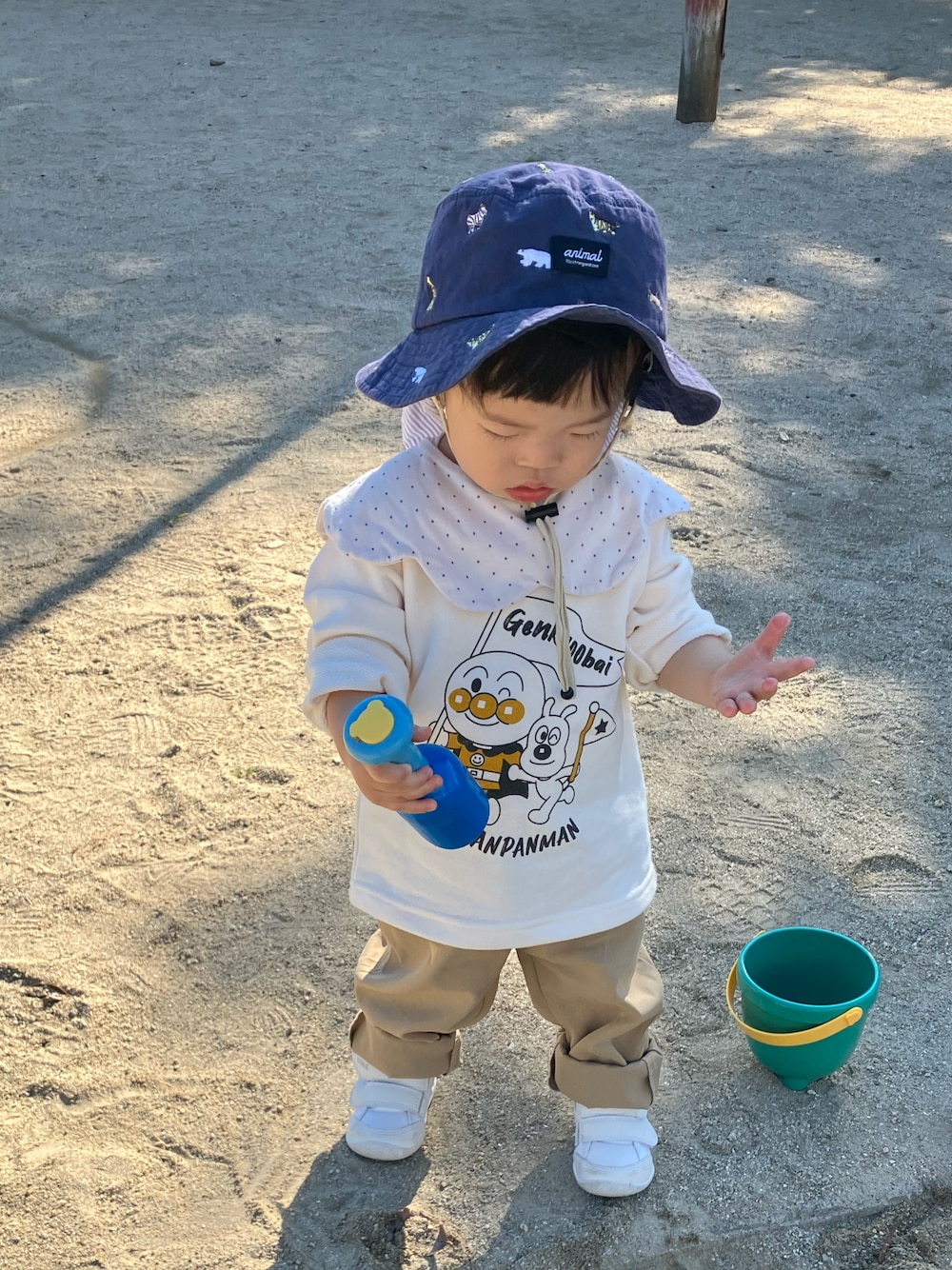 「バンダイ」｜「BANDAIの90サイズ（Tシャツ/カットソー、ホワイト系）」を使った、shii__san43さん（キッズ・80cm）の秋コーディネートの1枚目の写真